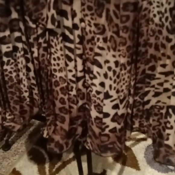 FINAL PRICE NWT ODDY accordian-style flared hem pleated sleeves blouse M - Picture 6 of 8